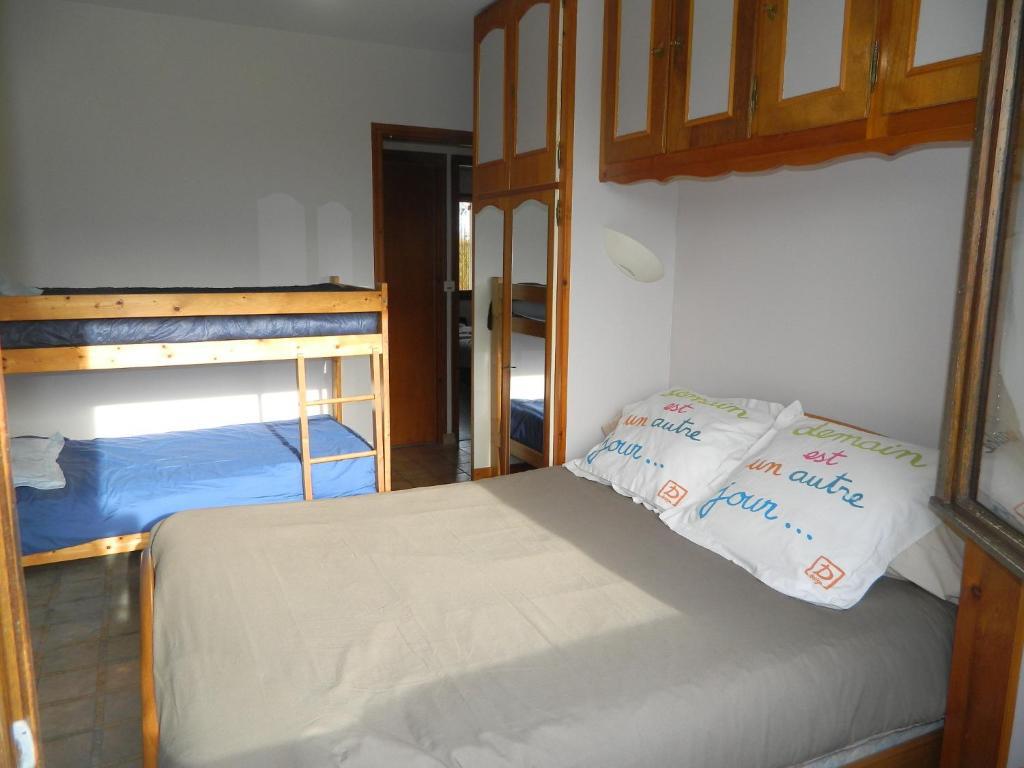 Chambre D'Hotes Les 3 Moulins Cozes Szoba fotó